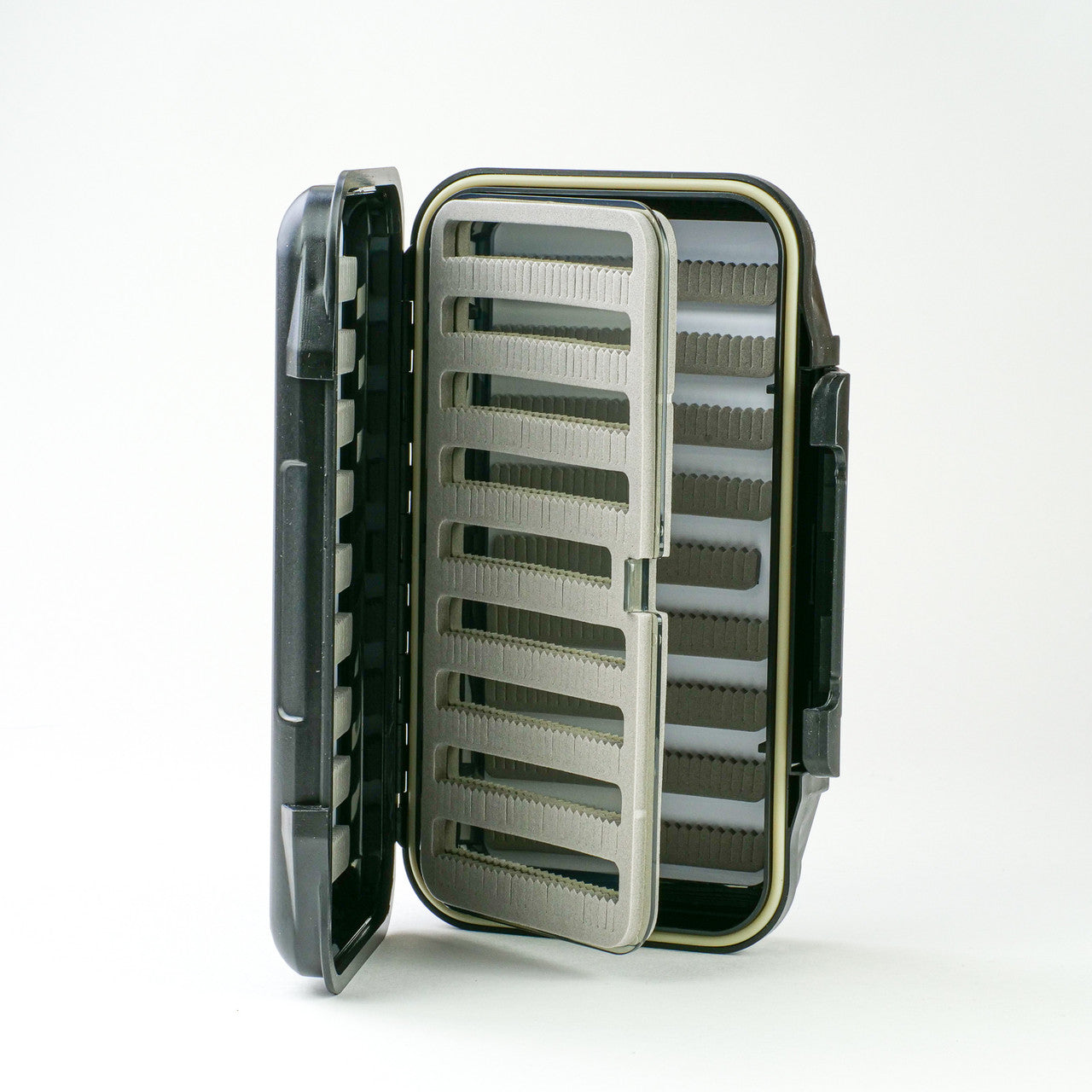 Tactical Fly Fisher Waterproof, Locking 4-leaf Fly Box